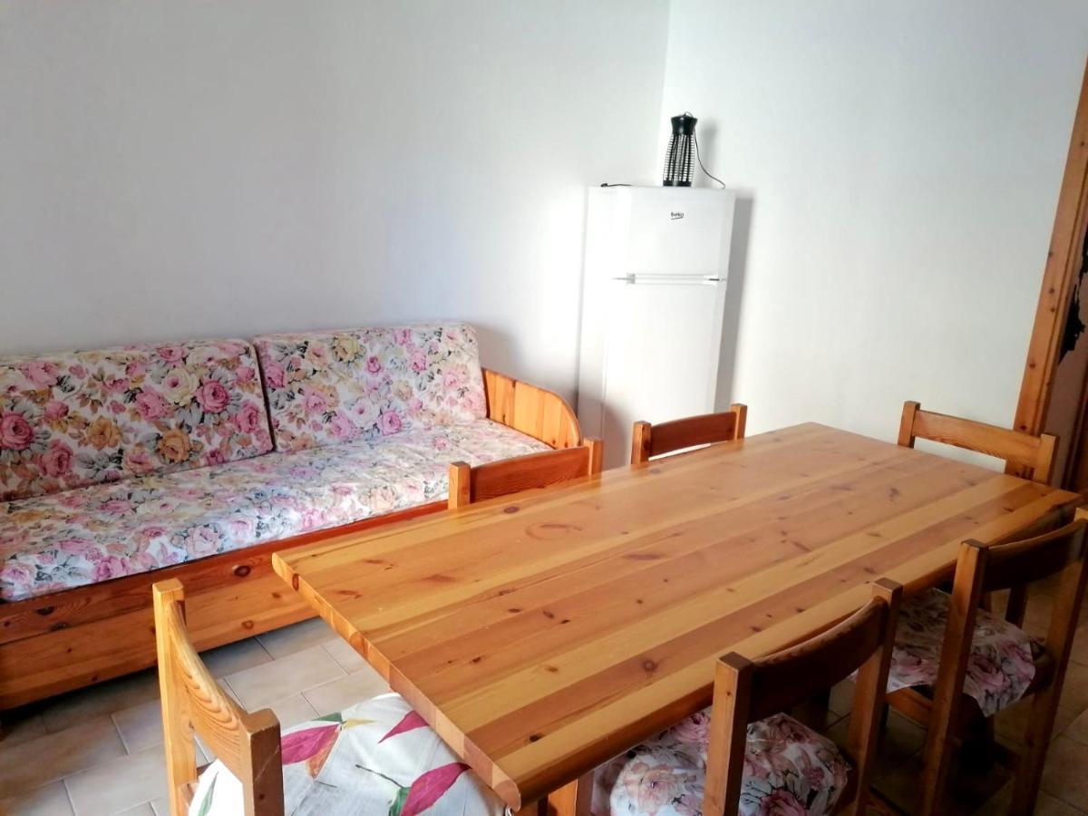 Casa Fronte Con Piscina